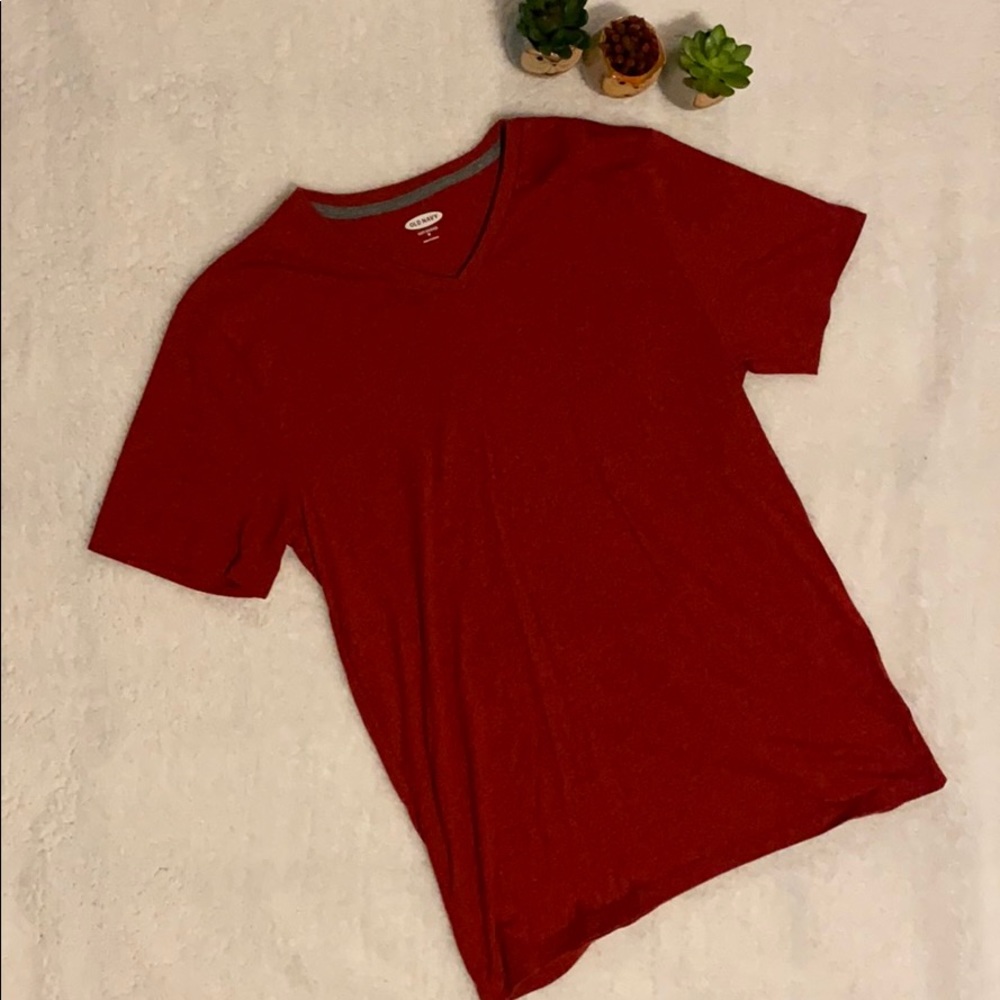 ⭐️3/$5⭐️Red V Neck